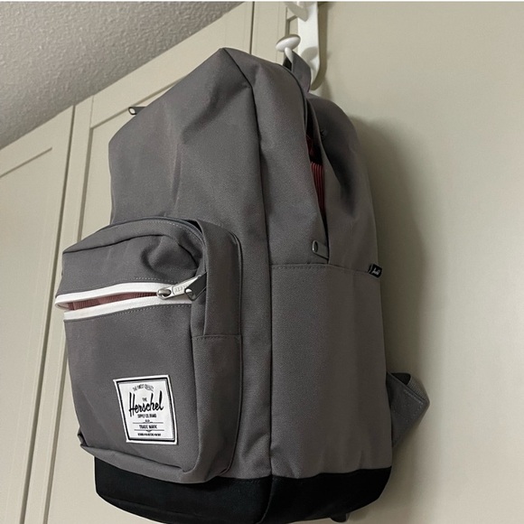 Herschel Supply Co. 22L Pop Quiz Grey/Black Backpack - Picture 10 of 13